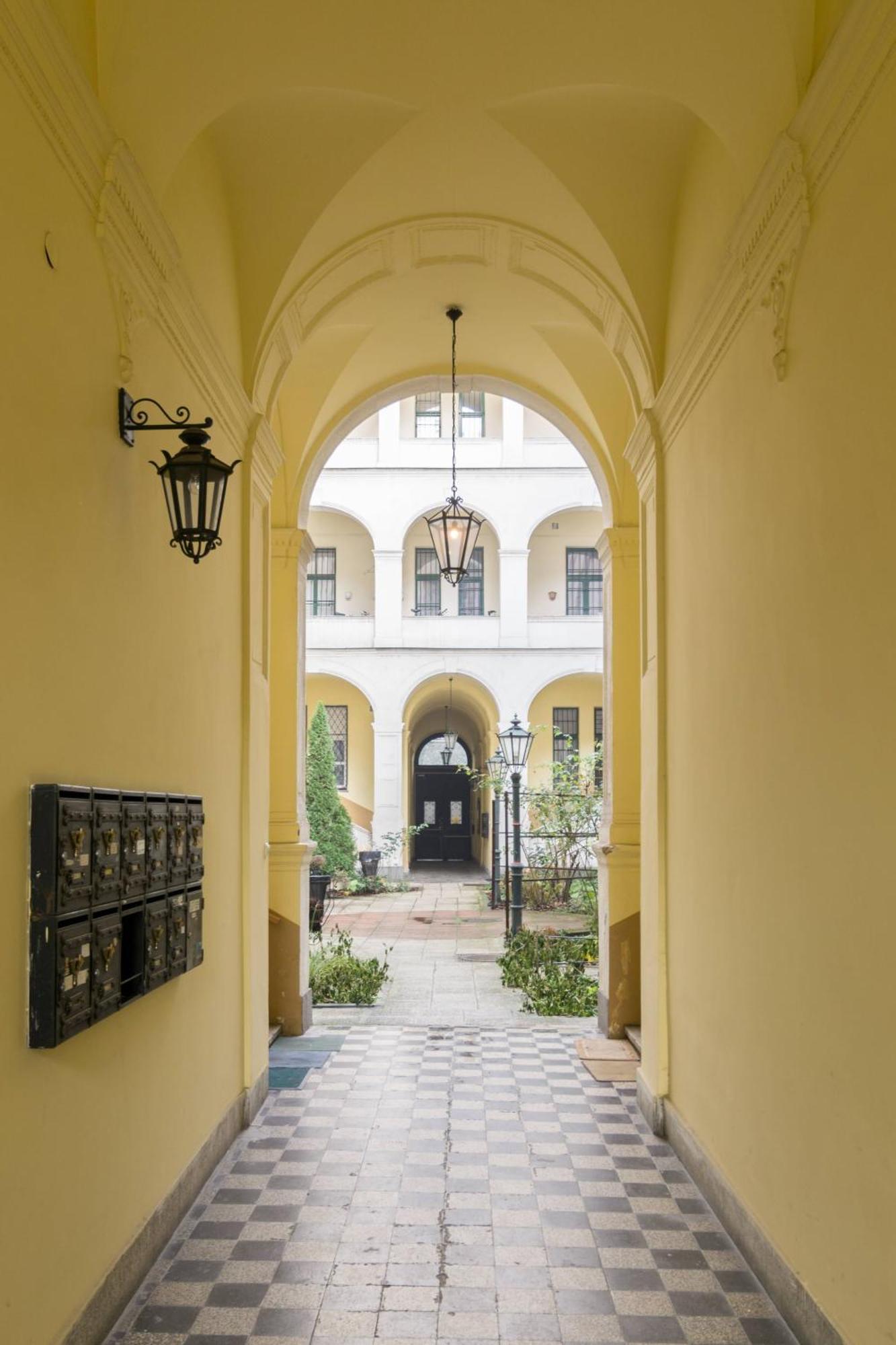 Exlcusive & Located By Prestige Homes Apartmán Budapest
